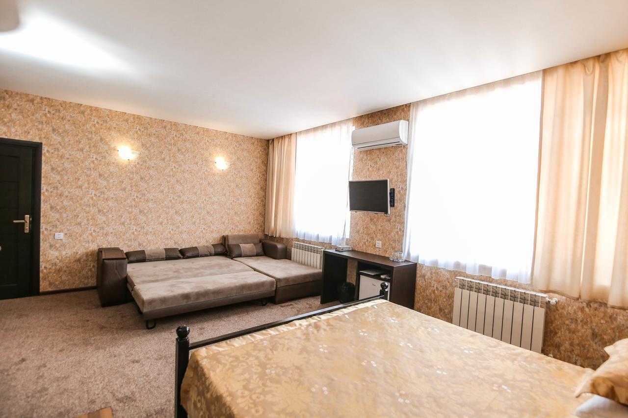 Evim Otel Zaqatala Esterno foto