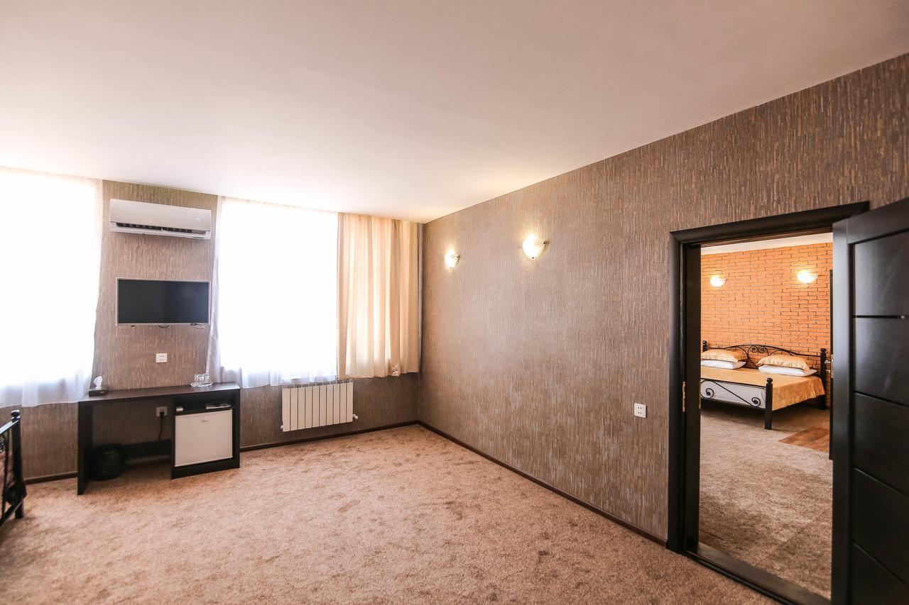 Evim Otel Zaqatala Esterno foto